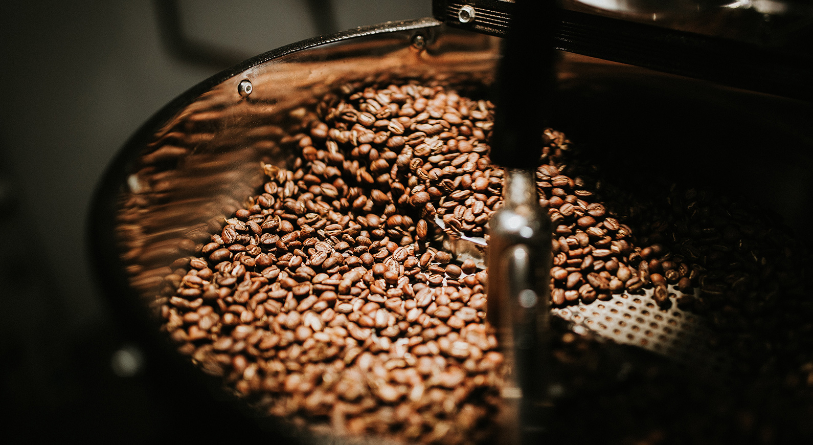 自宅でコーヒー豆を挽く デロンギのコーン式グラインダー Kg364j を買ってみた 84lifeブログ
